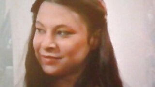 দুই সুন্দরি সেক্সি মহিলার