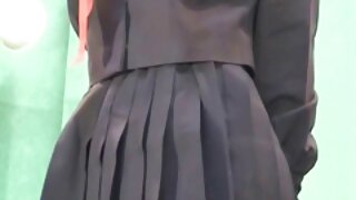 কুনিলিংস করছেন