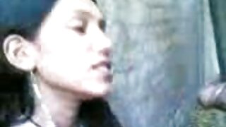 ছোট মাই জাম্প উপর একটি শিশ্ন